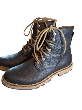 Men's Black Leather Lace-Up Work Boots with Tan Laces